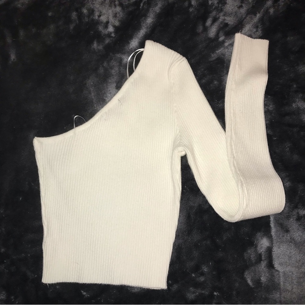 White One-Shoulder Ribbed Knit Top - Express - Picture 3 of 3